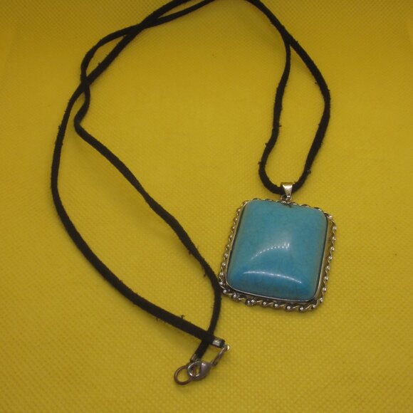 Turquoise Colored Pendant Necklace - Picture 1 of 4